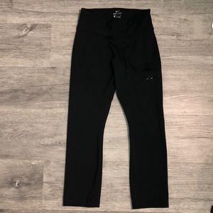 Capri Black nike Dri-fit leggings with pocket
